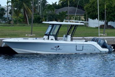 Reduced! - 2019 Robalo R272